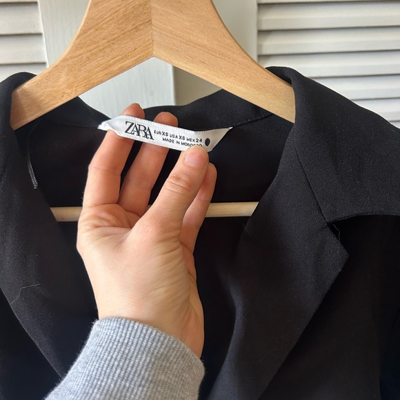 Zara Black Cropped Collared Long-Sleeve Top - Picture 2 of 5